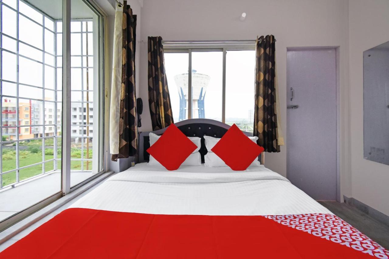 Super Hotel O J M T Upasana Калькутта Экстерьер фото