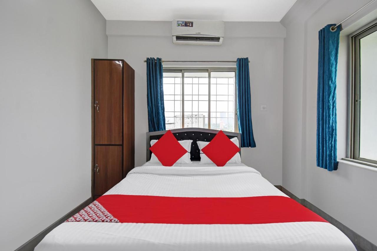 Super Hotel O J M T Upasana Калькутта Экстерьер фото