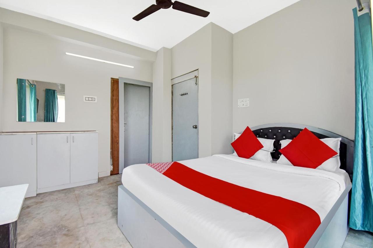 Super Hotel O J M T Upasana Калькутта Экстерьер фото