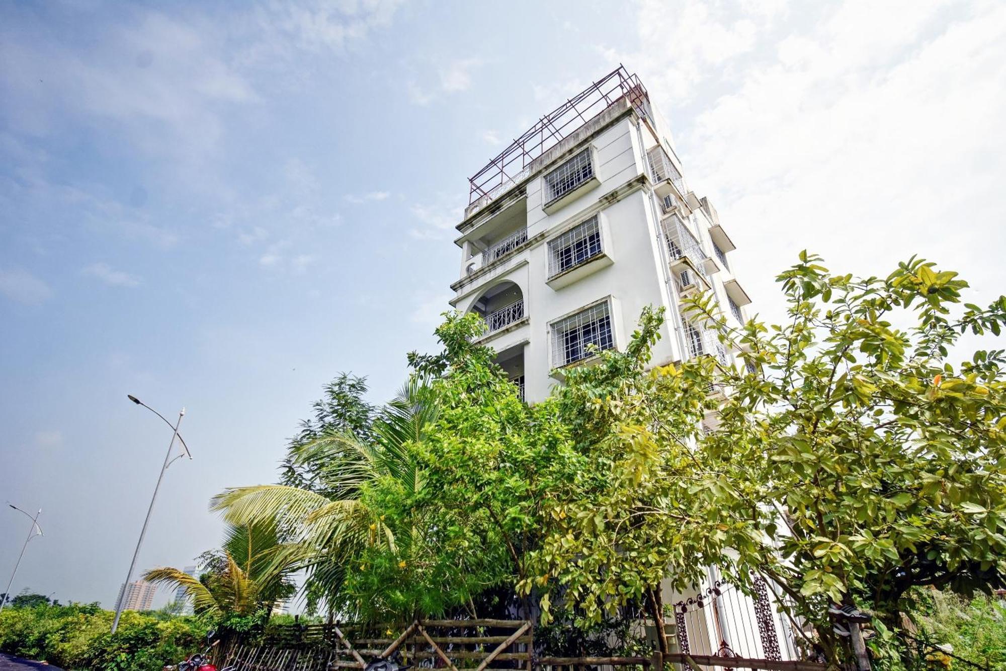 Super Hotel O J M T Upasana Калькутта Экстерьер фото